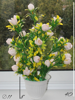 Розы в кашпо 