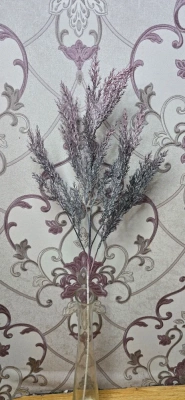 Декоративная ветка зелени можжевельника